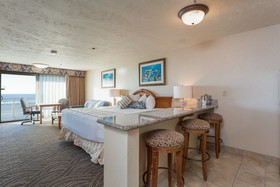 Promenade Inn & Suites Oceanfront