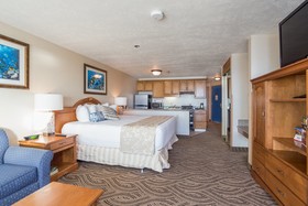 Promenade Inn & Suites Oceanfront