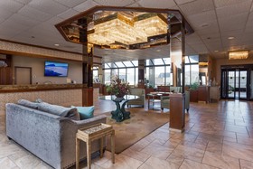 Promenade Inn & Suites Oceanfront