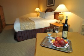Promenade Inn & Suites Oceanfront