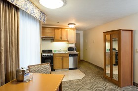 Promenade Inn & Suites Oceanfront
