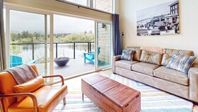 The Commons - Urban Coastal Lodging