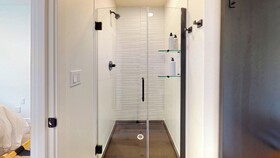 The Commons - Urban Coastal Lodging