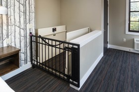 Ski Inn Taphouse Hotel