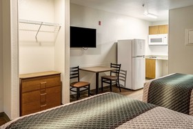 HomeTowne Studios Eugene - Springfield