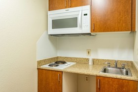 HomeTowne Studios Eugene - Springfield