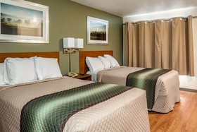 HomeTowne Studios Eugene - Springfield