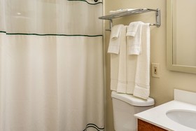 HomeTowne Studios Eugene - Springfield