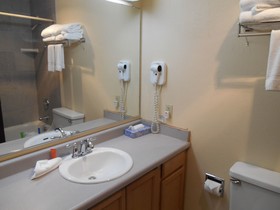 GuestHouse Inn & Suites Eugene Springfield