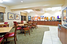 La Quinta Inn & Suites by Wyndham Springfield