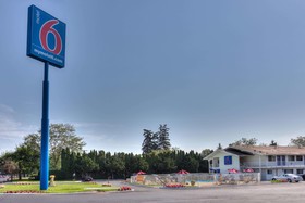 Motel 6 Tigard Or Portland South Lake Oswego