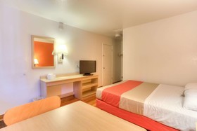 Motel 6 Tigard Or Portland South Lake Oswego