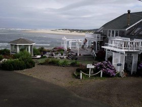 Cliff House Bed & Breakfast