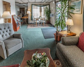 Horseshoe Curve Lodge