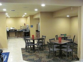 Cobblestone Inn & Suites  Ambridge
