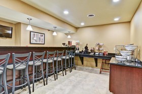 Cobblestone Inn & Suites  Ambridge