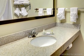 Cobblestone Inn & Suites  Ambridge