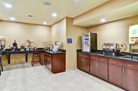 Cobblestone Inn & Suites  Ambridge