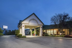 Ramada by Wyndham Beaver Falls