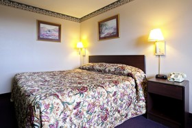 Super 8 by Wyndham Bedford