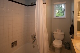 Allenberry Resort Inn & Playhouse