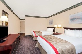 Best Western Plus Clarks Summit Scranton