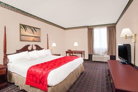 Best Western Plus Clarks Summit Scranton