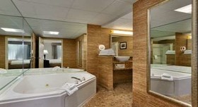 Comfort Inn & Suites Glen Mills