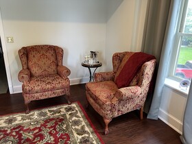 The Manor on Front Bed and Breakfast
