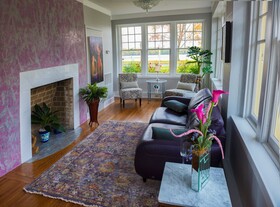 The Manor on Front Bed and Breakfast