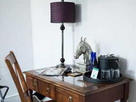 The Manor on Front Bed and Breakfast