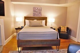 The Manor on Front Bed and Breakfast