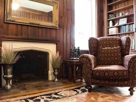 The Manor on Front Bed and Breakfast