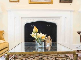 The Manor on Front Bed and Breakfast