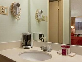 Red Carpet Inn & Suites