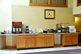 Red Roof Inn & Suites Hermitage