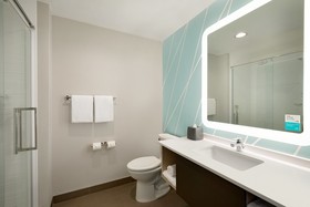 avid hotel Lancaster