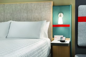 avid hotel Lancaster