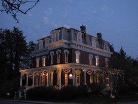 Lovelace Manor Bed & Breakfast