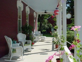Lovelace Manor Bed & Breakfast