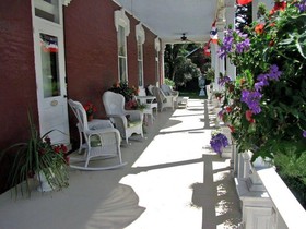 Lovelace Manor Bed & Breakfast