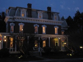 Lovelace Manor Bed & Breakfast