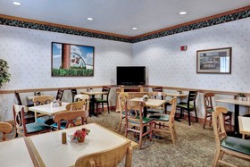 Lancaster Inn & Suites