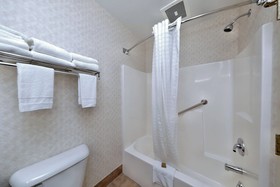 Lancaster Inn & Suites