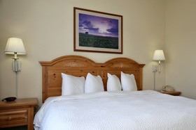 Lancaster Inn & Suites