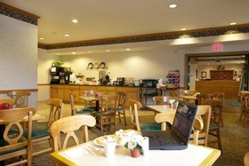 Lancaster Inn & Suites