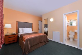 Media Inn & Suites