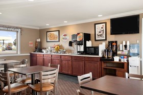 Super 8 by Wyndham Mifflinville Near Bloomsburg
