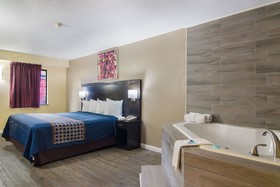 Rodeway Inn & Suites Monroeville-Pittsburgh