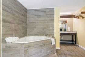 Rodeway Inn & Suites Monroeville-Pittsburgh